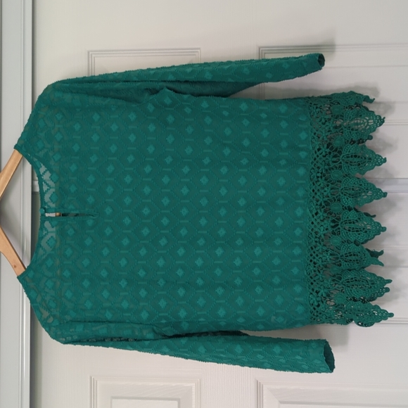 Green Blouse - Picture 2 of 4